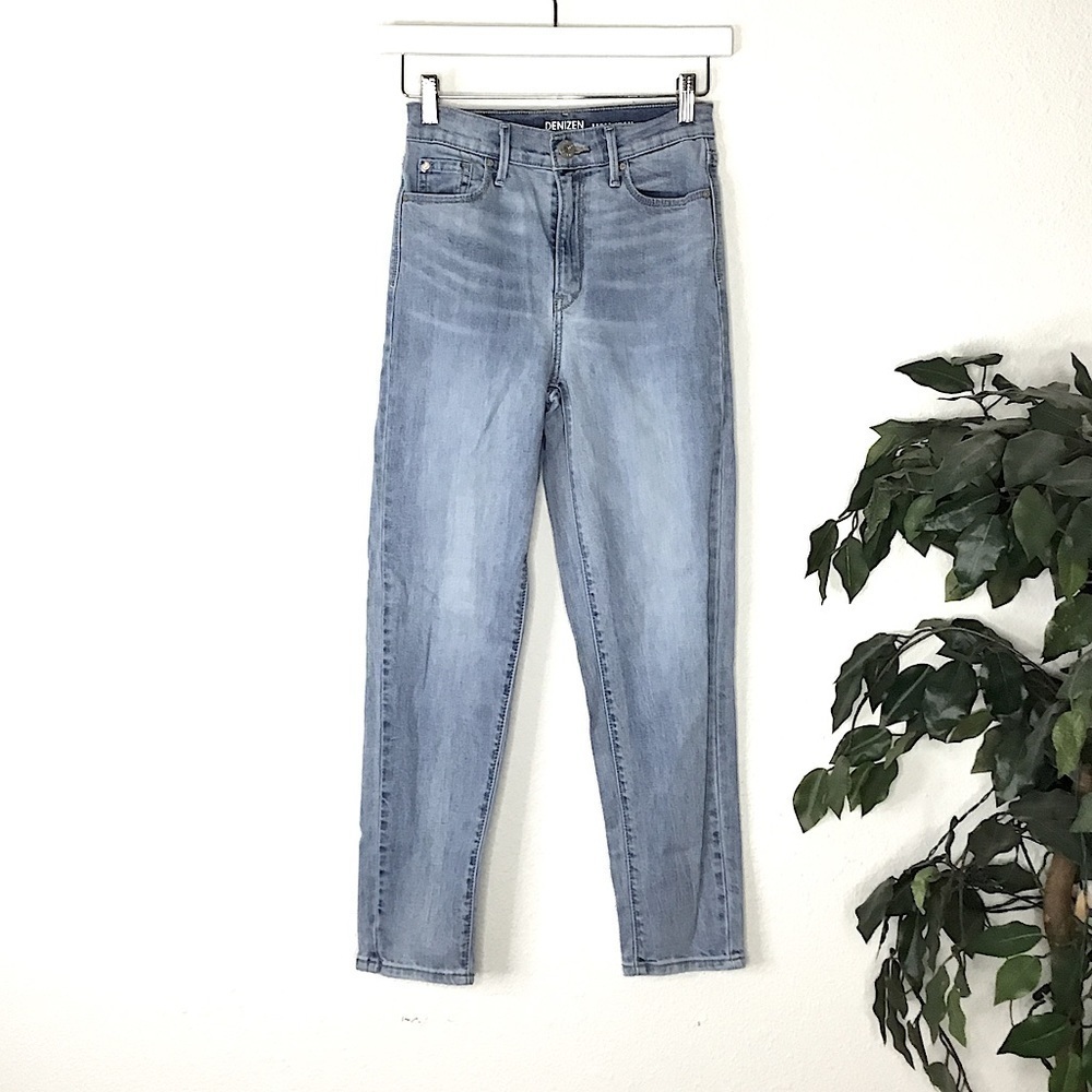 Denizen Levi’s Mom Jeans